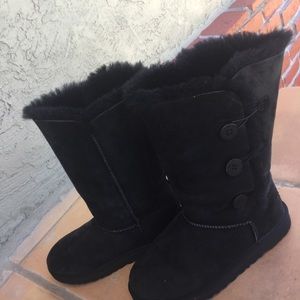 Black UGG boots
